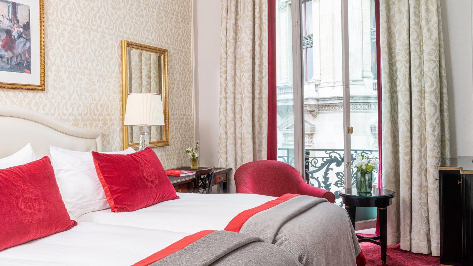 Classic Zweibettzimmer mit Balkon und Blick auf die Oper