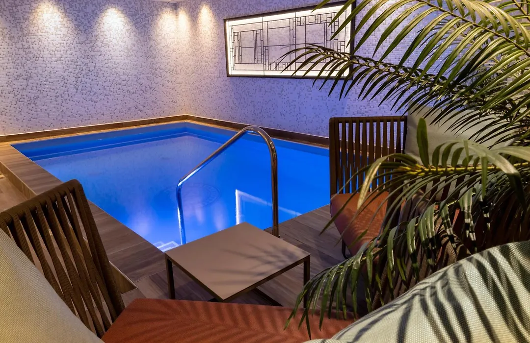 Les Matins De Paris & Spa-1
