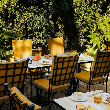 Hotel Madame Reve-3