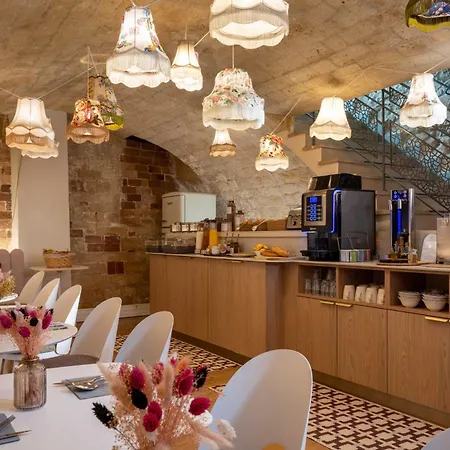 Hotel Marais Home-3