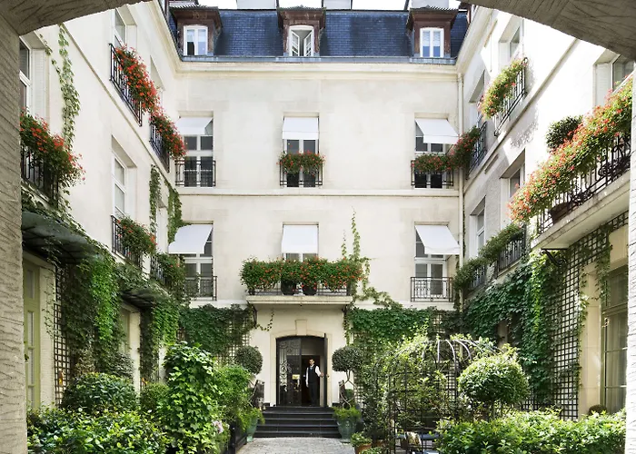 Hotel Relais Christine Paris