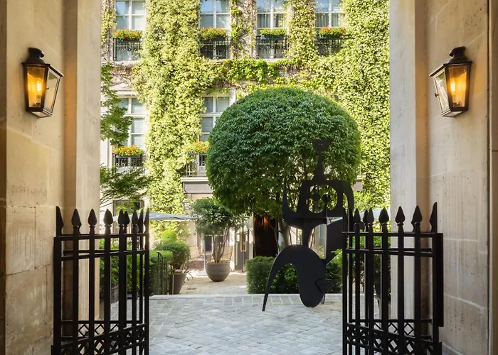 Le Pavillon De La Reine & Spa, Place Des Vosges Paris