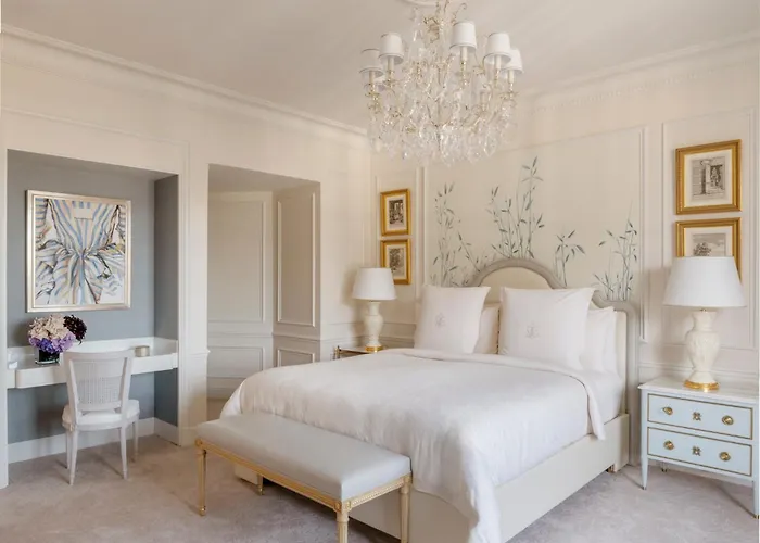 Four Seasons Hotel George V Paris